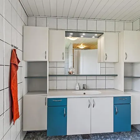 Kerrin - 1km From The Sea By Interhome